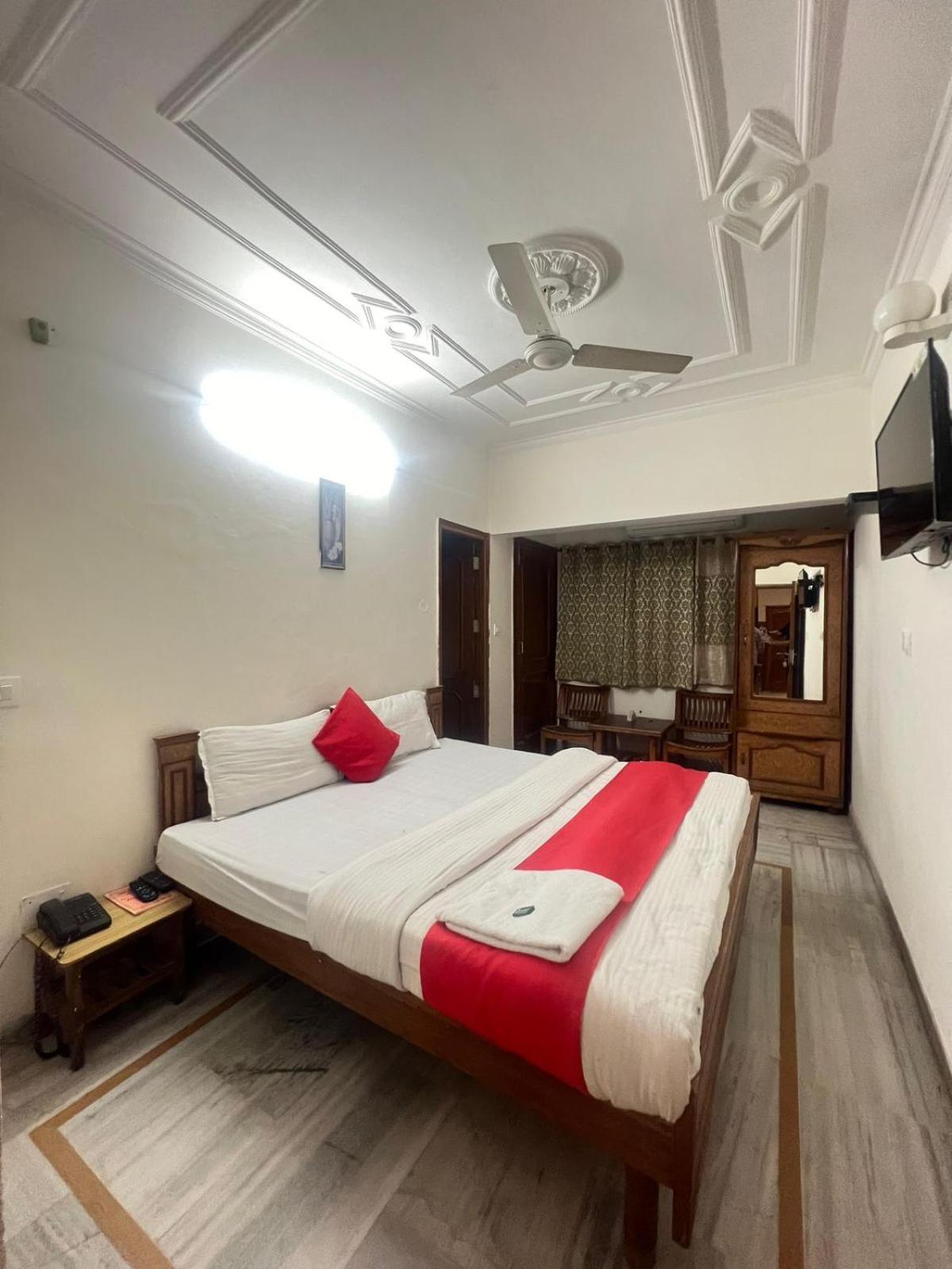 Hotel Majestic Chandīgarh エクステリア 写真